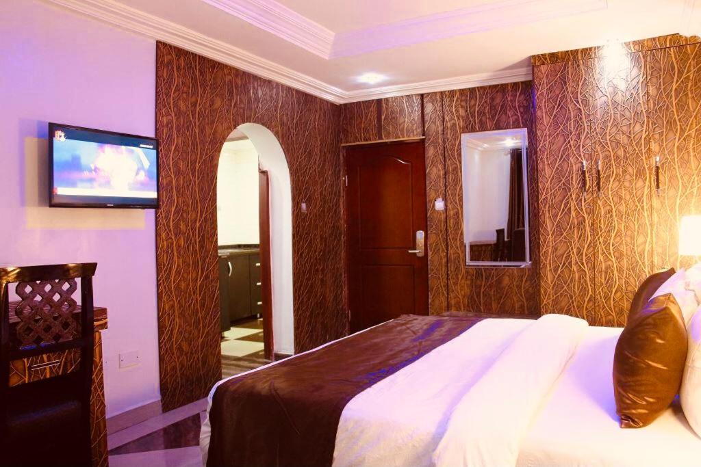 E-Suites Hotel, Абуджа Экстерьер фото